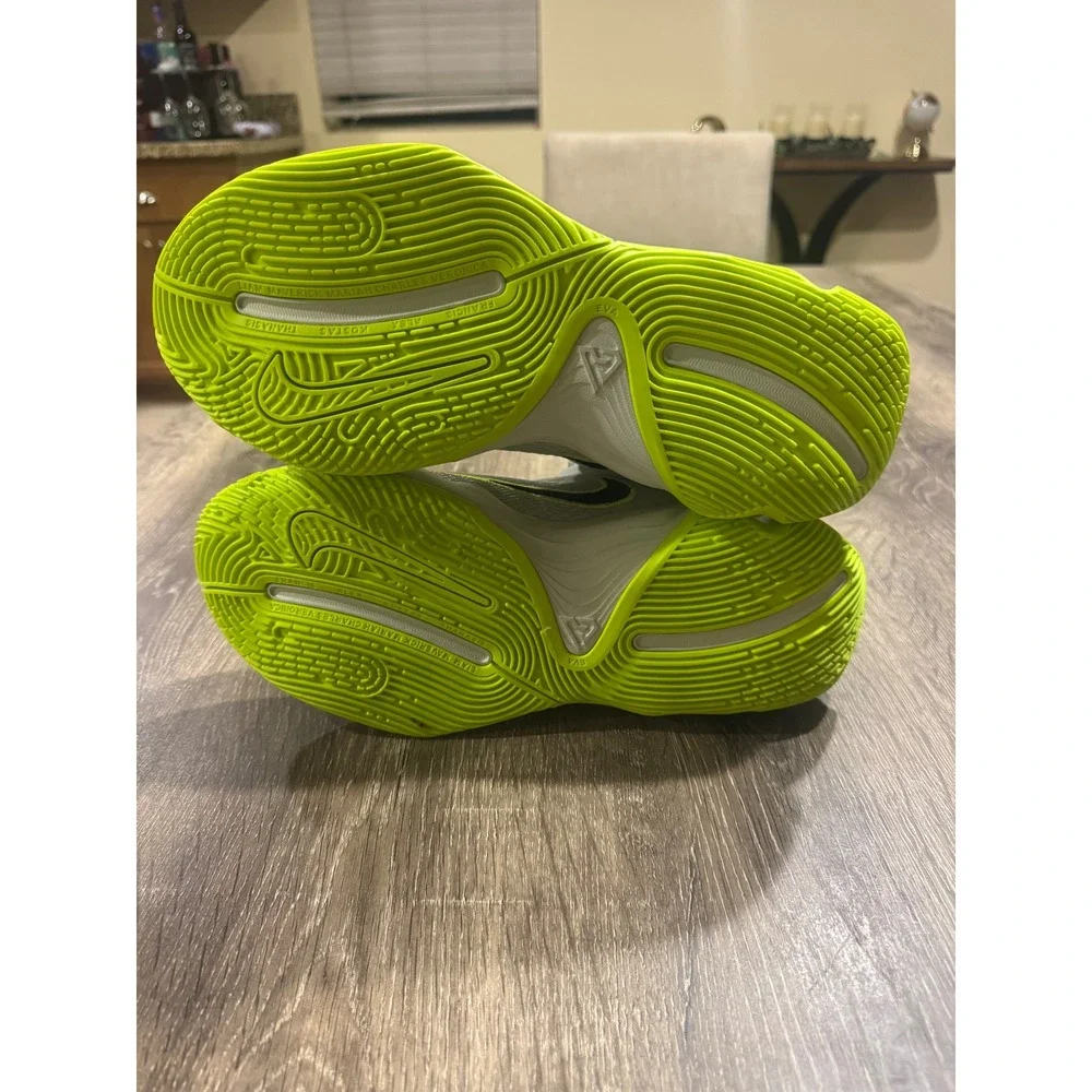 Nike Giannis Immortality‎ 4 Light Silver Volt Basketball Shoes FQ3680-007 Sz 8.5